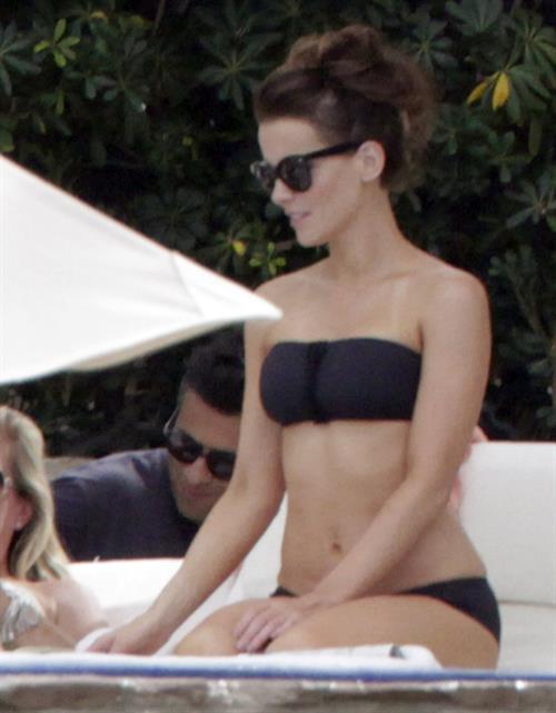 Kate Beckinsale in bikini as she fits in some sunbathing on family holiday in Mexico March 28-2013 