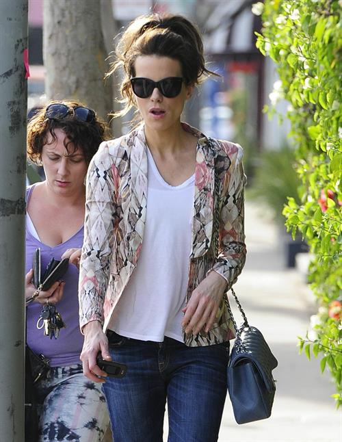 Kate Beckinsale out shopping on Melrose Ave in West Hollywood, January 22, 2013 