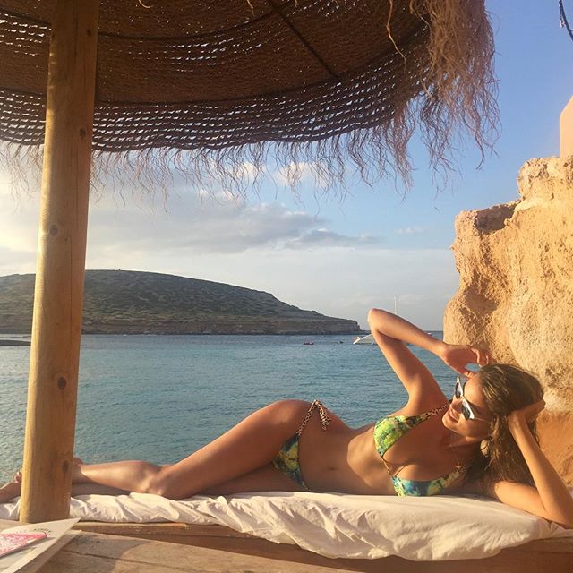 Sofia Resing in a bikini