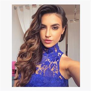 Kelly Karloff taking a selfie