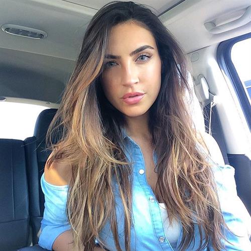 Kelly Karloff taking a selfie