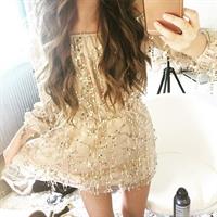 Fie Laursen taking a selfie