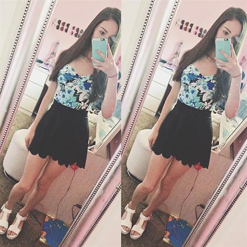 Christina Marie Harris taking a selfie