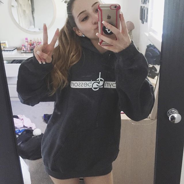 Christina Marie Harris taking a selfie