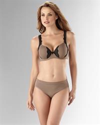 Fernanda Mello in lingerie