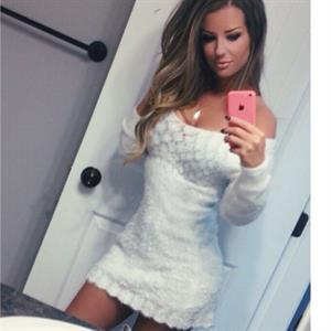 Sheala Foster taking a selfie