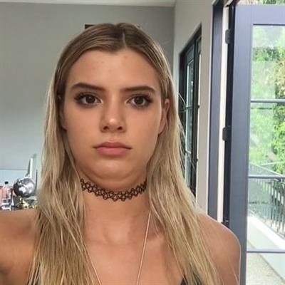 Alissa Violet