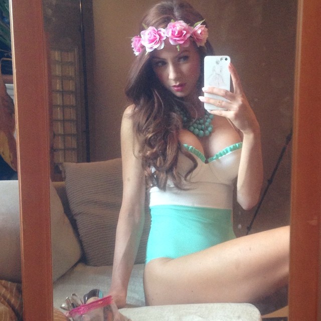 Laura Carter taking a selfie