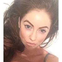 Laura Carter taking a selfie