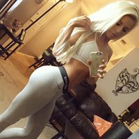 Heidi Somers taking a selfie