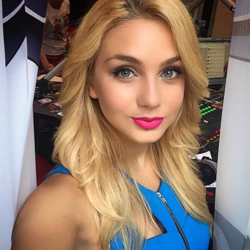 Katarina Pudar taking a selfie