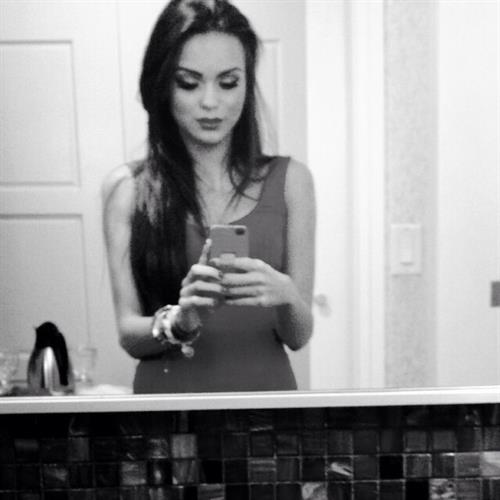 Lisa Ramos taking a selfie