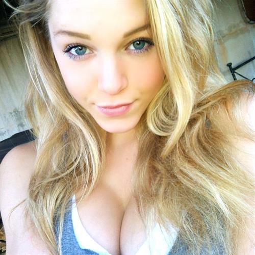 Courtney Tailor taking a selfie