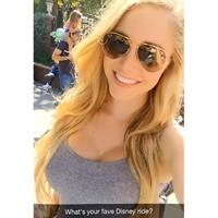 Courtney Tailor taking a selfie