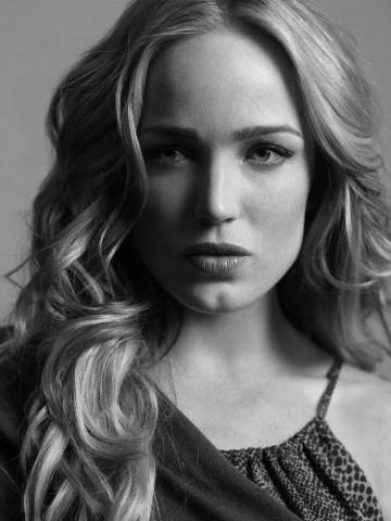Caity Lotz