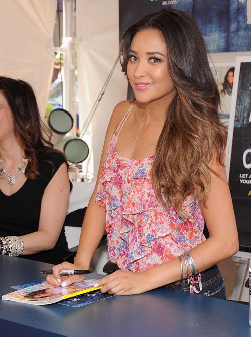 Shay Mitchell