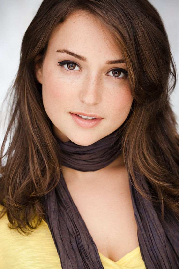 Milana Vayntrub Pictures in an Infinite Scroll - 180 Pictures