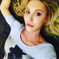 Chloe Rose Lattanzi taking a selfie