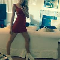 Chloe Rose Lattanzi taking a selfie