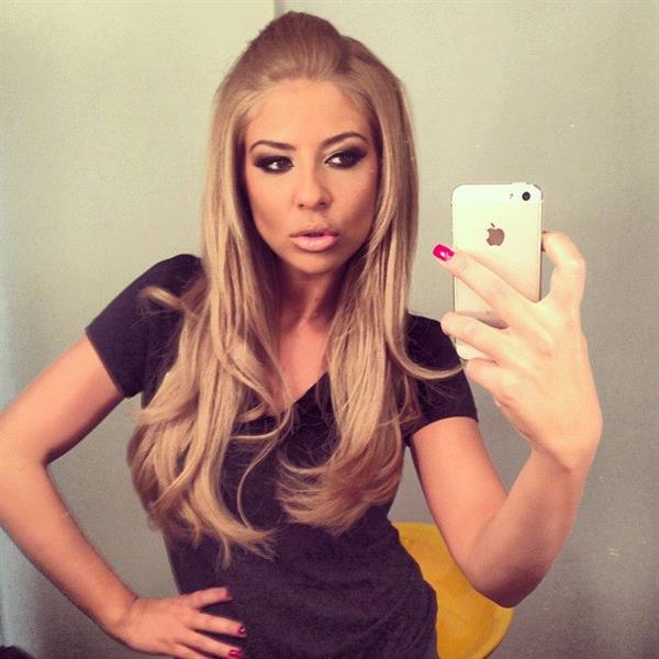 Andrea Ando taking a selfie