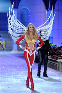 Lindsay Ellingson in lingerie