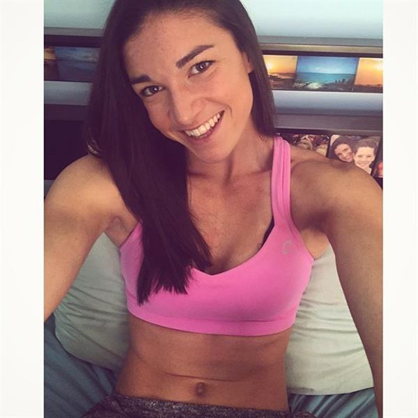 Michelle Jenneke taking a selfie