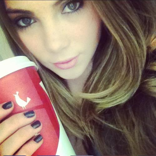 McKayla Maroney taking a selfie