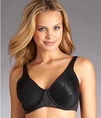 Elisandra Tomacheski in lingerie