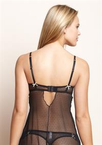 Elisandra Tomacheski in lingerie