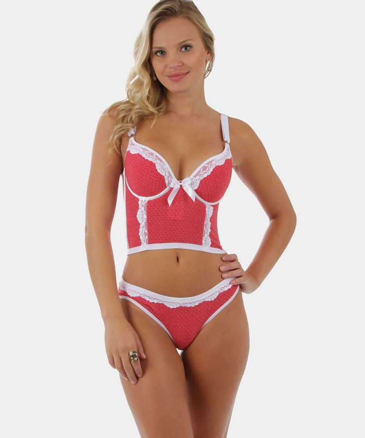 Elisandra Tomacheski in lingerie