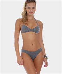 Elisandra Tomacheski in a bikini