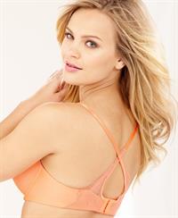 Elisandra Tomacheski in lingerie