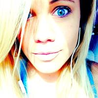 Kayla Garvey taking a selfie