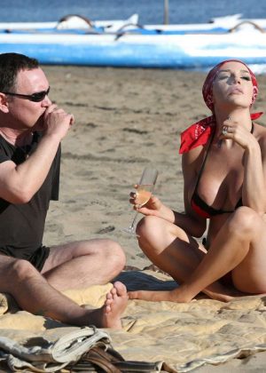 Courtney Stodden Bikini Pictures Courtney Stodden Bikini Candids at the beach in Venice