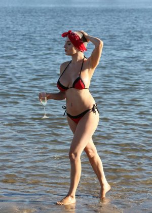 Courtney Stodden Bikini Pictures Courtney Stodden Bikini Candids at the beach in Venice