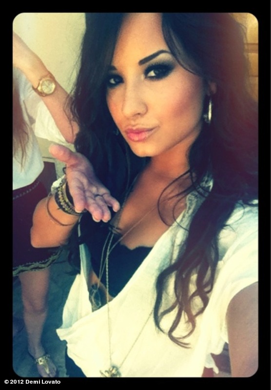 Demi Lovato taking a selfie