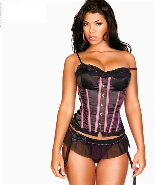 Suelyn Medeiros in lingerie