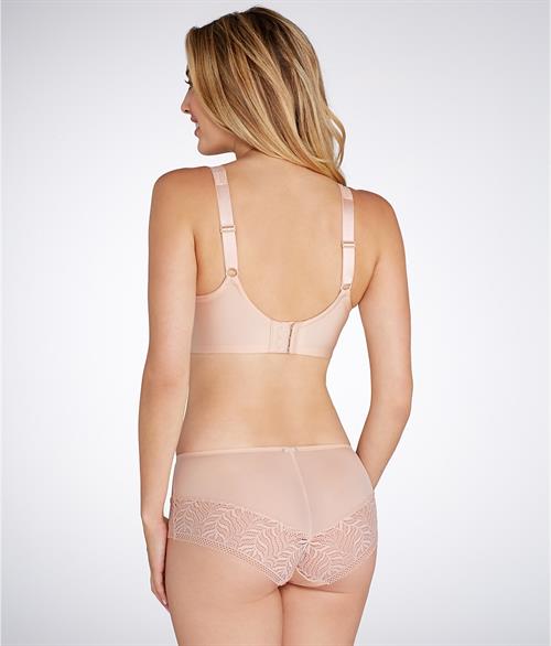 Lindsey Kevitch in lingerie