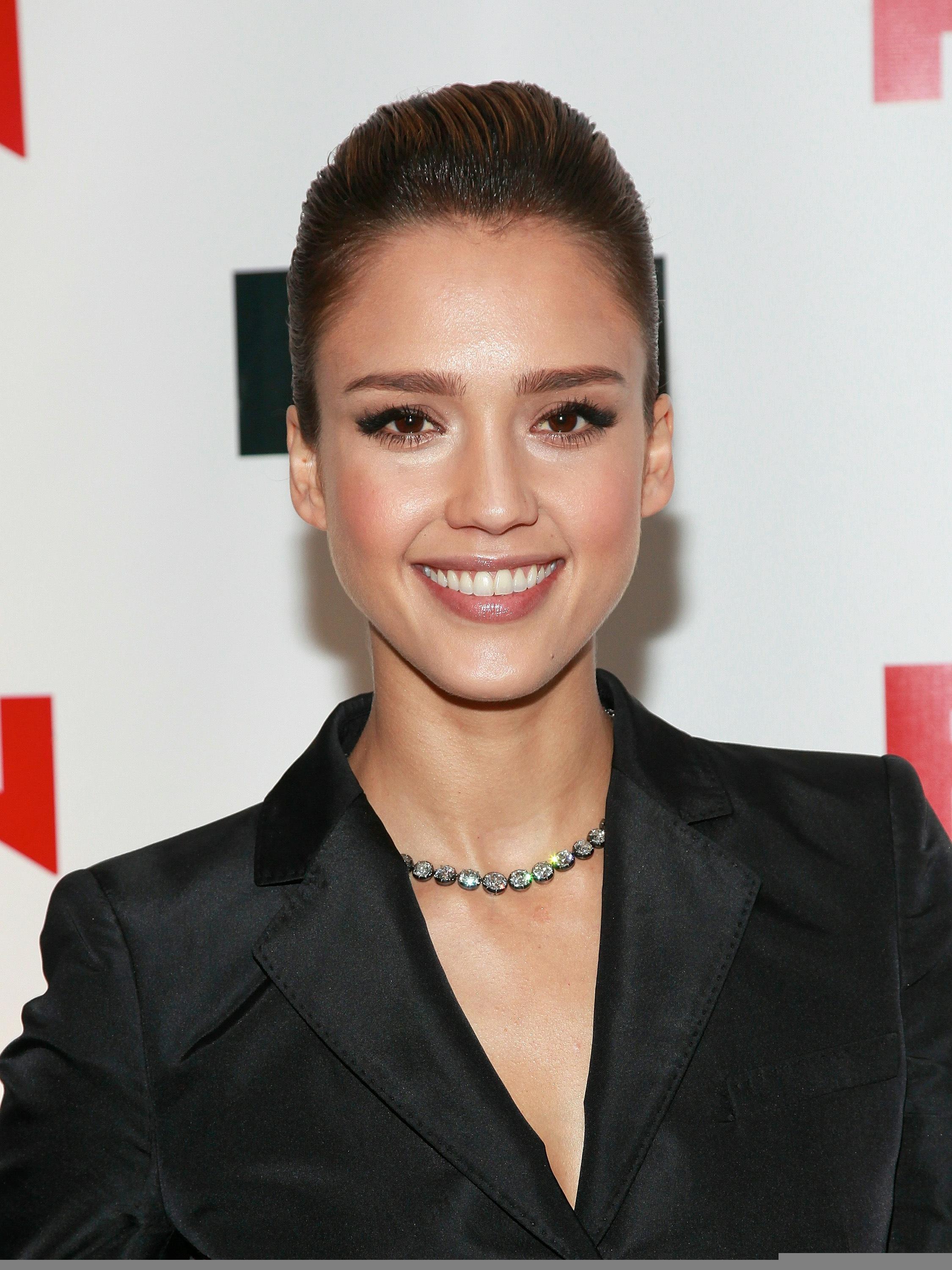 Jessica Alba at Footwear News 24th Annual Achievement Awards in New York City on November 30, 2010