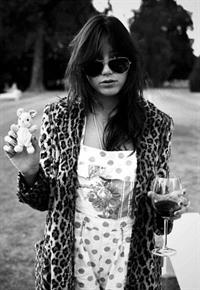 Daisy Lowe
