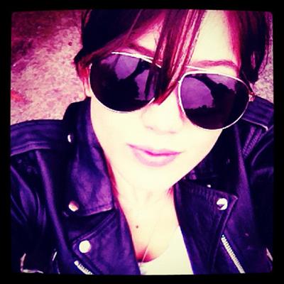 Daisy Lowe taking a selfie