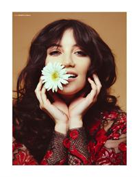 Daisy Lowe