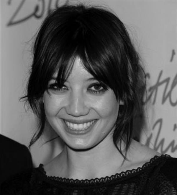 Daisy Lowe