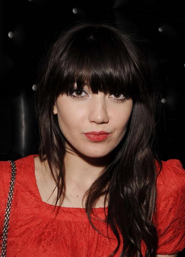 Daisy Lowe