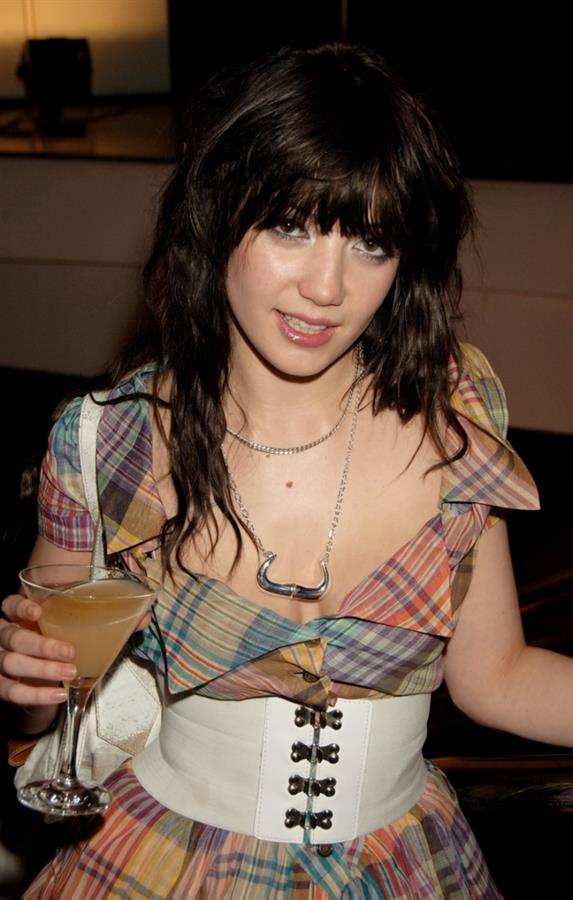 Daisy Lowe