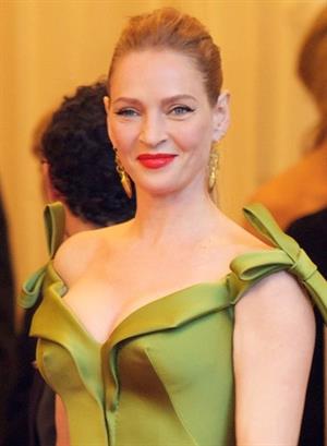 Uma Thurman in a green dress