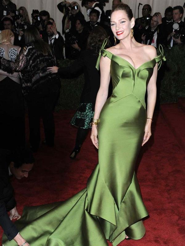 Uma Thurman in a green dress