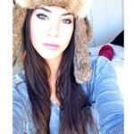 Jen Selter taking a selfie