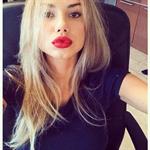 Sahara Ray taking a selfie