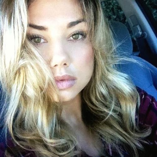 Sahara Ray taking a selfie